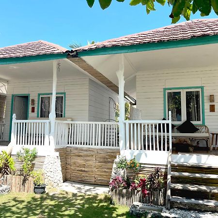 Katiet Beach Resort Mentawai Lances Right Hts Exterior foto